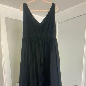 Chic Black Sleeveless Midi Dress